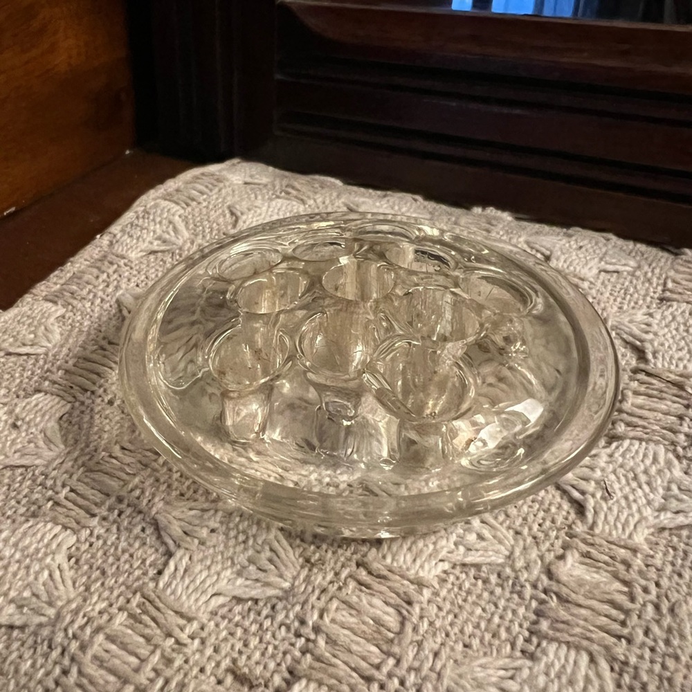 NO BRAND Classic *Vintage* MCM‎ Mid Century Modern 11 Hole Glass Flower Frog GUC
